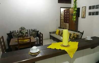 Imagem: A casa possui 1 Dormitório, 1 Vaga na garagem e está localizado