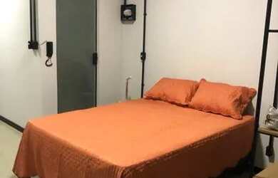 Imagem: O studio possui 1 Dormitório, 1 Banheiro e está localizado