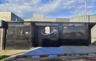 Imagem: A casa possui 2 Dormitórios, 2 Banheiros, 1 Vaga na garagem