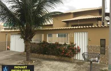 Imagem: A casa possui 3 Dormitórios, 2 Banheiros, 2 Vagas na garagem