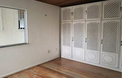 Imagem: A casa possui 2 Dormitórios, 2 Banheiros, 1 Vaga na garagem