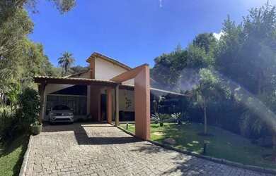 Imagem: A casa em condomínio possui 4 Dormitórios, 4 Banheiros, 5