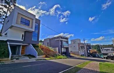 Imagem: A casa em condomínio possui 3 Dormitórios, 3 Banheiros, 2