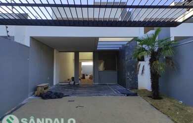 Imagem: A casa possui 2 Dormitórios, 2 Banheiros, 124m² de Área e