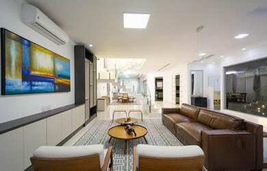 Imagem: A casa em condomínio possui 5 Dormitórios, 3 Banheiros, 3