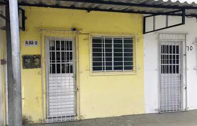 Imagem: A casa possui 1 Banheiro e está localizado em Imbiribeira