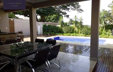 Imagem: A casa em condomínio possui 4 Dormitórios, 4 Banheiros, 4