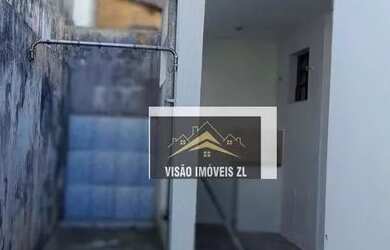 Imagem: A casa possui 1 Dormitório, 1 Banheiro, 1 Vaga na garagem