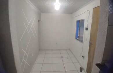 Imagem: A casa possui 1 Dormitório, 1 Banheiro, 40m² de Área e está