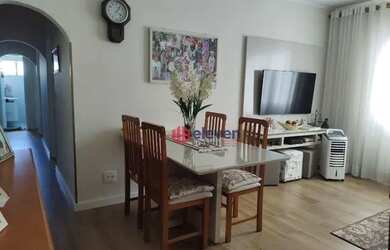 Imagem: O apartamento possui 3 Dormitórios, 1 Banheiro, 1 Vaga na garagem