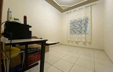 Imagem: A casa possui 2 Dormitórios, 1 Banheiro, 100m² de Área e