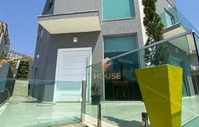 Imagem: A casa em condomínio possui 3 Dormitórios, 5 Banheiros, 4