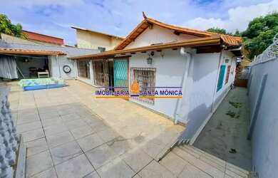 Imagem: A casa possui 3 Dormitórios, 3 Banheiros, 3 Vagas na garagem