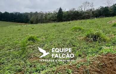 Imagem: O terreno possui 600m² de Área e está localizado em Centro