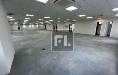 Imagem: O depósito possui 5 Vagas na garagem e 476m² de Área e está