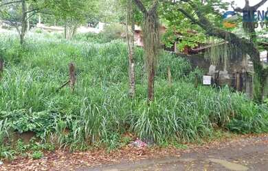 Imagem: O terreno possui 600m² de Área e está localizado em Serra
