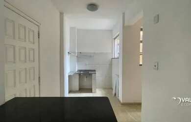 Imagem 6: EM FRENTE A PRAÇA BATISTA CAMPOS. PRÉDIO ANTIGO. COM 82M² ,02 QUARTOS...