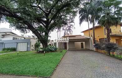 Imagem 2: Casa disponível para locação ou venda no bairro Jardim Karaíba em...