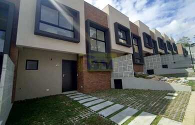 Imagem 4: Sobrado em Condomínio Alto Padrão com 3 Dormitórios em Santa Felicidade Viva