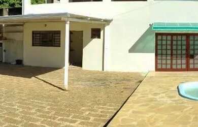 Imagem: A casa em condomínio possui 5 Dormitórios, 5 Banheiros, 5