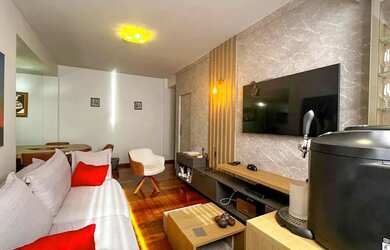 Imagem: O apartamento possui 3 Dormitórios, 1 Banheiro, 2 Vagas na