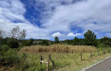 Imagem: O terreno possui 1.000m² de Área e está localizado em Gramado