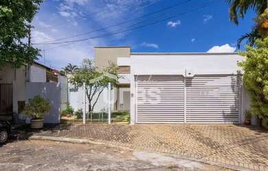 Imagem: A casa em condomínio possui 4 Dormitórios, 5 Banheiros, 3