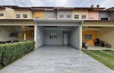 Imagem: A casa em condomínio possui 3 Dormitórios, 3 Banheiros, 2