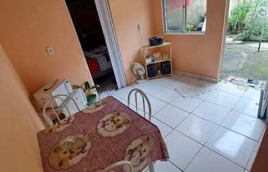 Imagem: A casa possui 2 Dormitórios, 1 Banheiro e está localizado