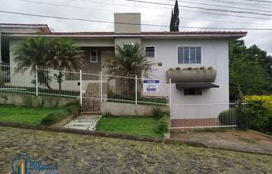 Imagem: A casa possui 4 Dormitórios, 3 Banheiros, 3 Vagas na garagem