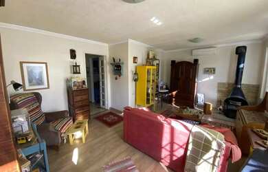 Imagem: A casa possui 3 Dormitórios, 3 Banheiros, 3 Vagas na garagem