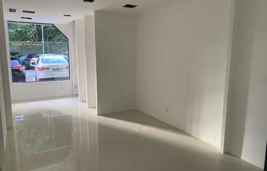 Imagem: O depósito possui 27m² de Área e está localizado em Itaigara