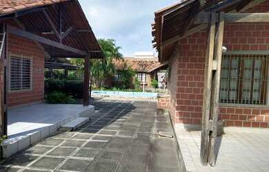 Imagem 4: M- LINDA CASA EM CONDOMINIO COM PISCINA COM 4 QTS E 3 BANHEIROS