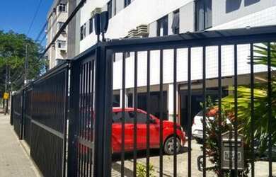 Imagem: O apartamento possui 3 Dormitórios, 1 Banheiro, 1 Vaga na garagem