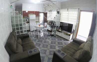 Imagem: A casa possui 3 Dormitórios, 2 Banheiros, 2 Vagas na garagem