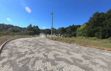 Imagem: O terreno possui 360m² de Área e está localizado em Garibaldi