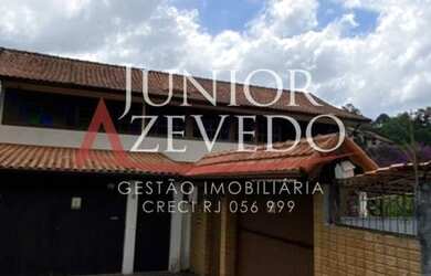 Imagem: A casa possui 4 Dormitórios, 4 Banheiros, 3 Vagas na garagem