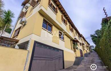 Imagem: A casa em condomínio possui 3 Dormitórios, 2 Banheiros, 3