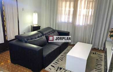 Imagem: A casa possui 4 Dormitórios, 2 Banheiros, 2 Vagas na garagem