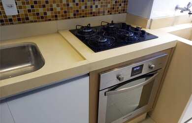 Imagem: O apartamento possui 2 Dormitórios, 1 Banheiro, 1 Vaga na garagem