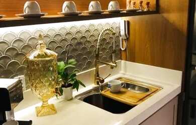 Imagem 2: Ilha e cocktop. Piscina, Churrasqueira, Imóvel mobiliadoeAr-condicionado