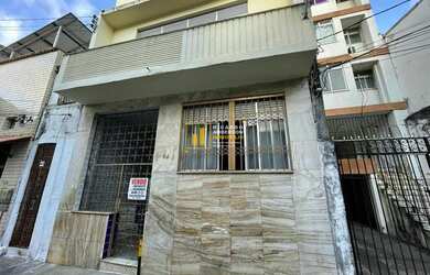 Imagem: A casa possui 4 Dormitórios, 3 Banheiros, 188m² de Área e