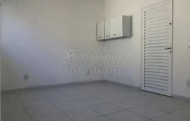 Imagem: A casa possui 2 Dormitórios, 2 Banheiros, 2 Vagas na garagem