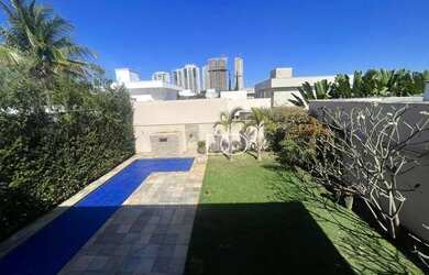 Imagem: A casa em condomínio possui 4 Dormitórios, 5 Banheiros, 5