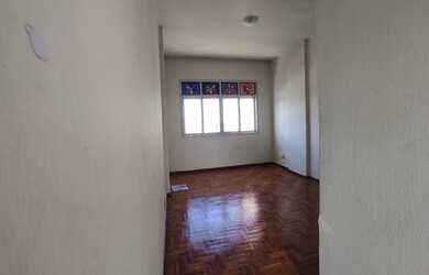 Imagem: A kitnet possui 1 Dormitório, 1 Banheiro e está localizado