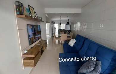 Imagem: A casa possui 3 Dormitórios, 2 Banheiros, 2 Vagas na garagem