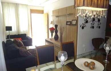 Imagem: A casa possui 3 Dormitórios, 2 Banheiros, 2 Vagas na garagem