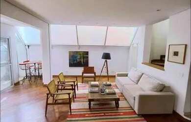 Imagem: A casa em condomínio possui 4 Dormitórios, 5 Banheiros, 4