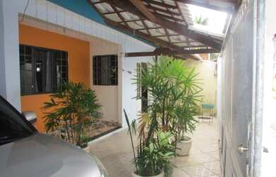 Imagem: A casa possui 2 Dormitórios, 2 Banheiros, 1 Vaga na garagem