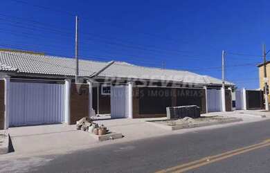 Imagem: A casa possui 2 Dormitórios, 2 Banheiros, 1 Vaga na garagem